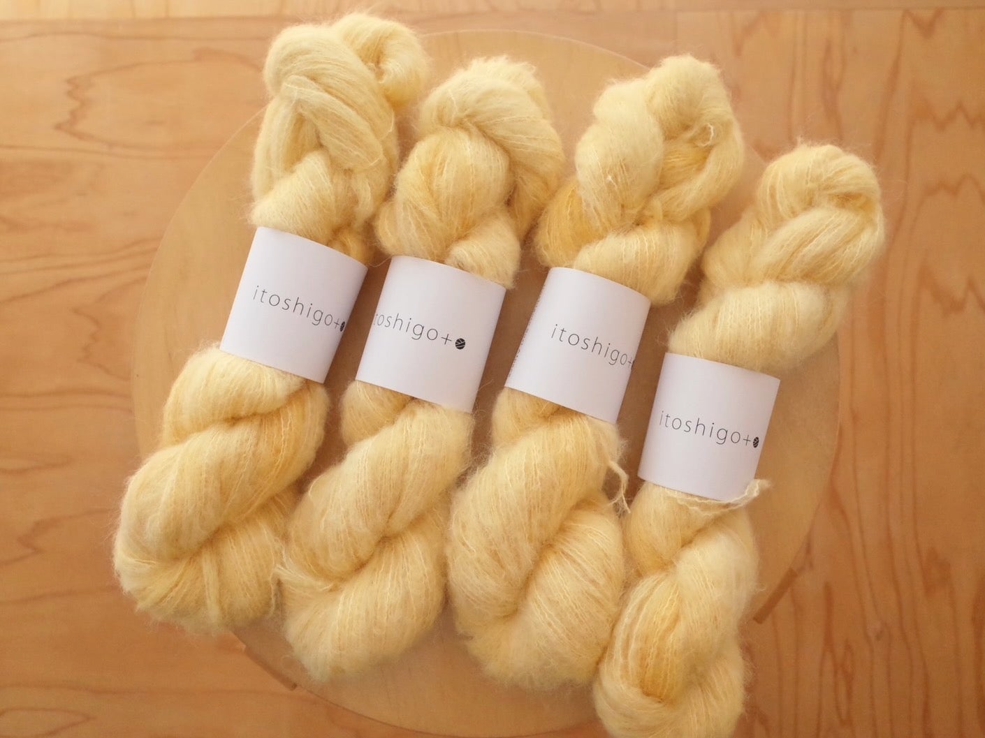 大正時代◆機織り用 古糸一式 竹製糸巻、古糸（23束）、古糸毬（10個）、古布他 大正時代◇機織り用 古糸一式 竹製糸巻、古糸（23束）、古